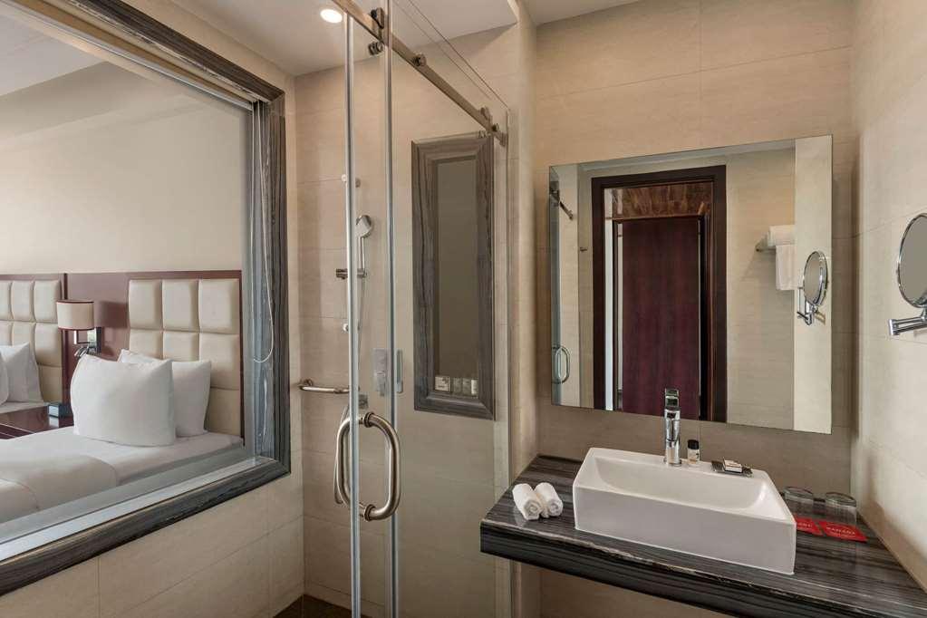 Ramada By Wyndham New Delhi Pitampura Hotel Exterior photo