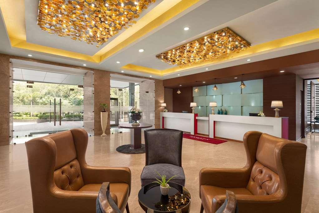 Ramada By Wyndham New Delhi Pitampura Hotel Interior photo