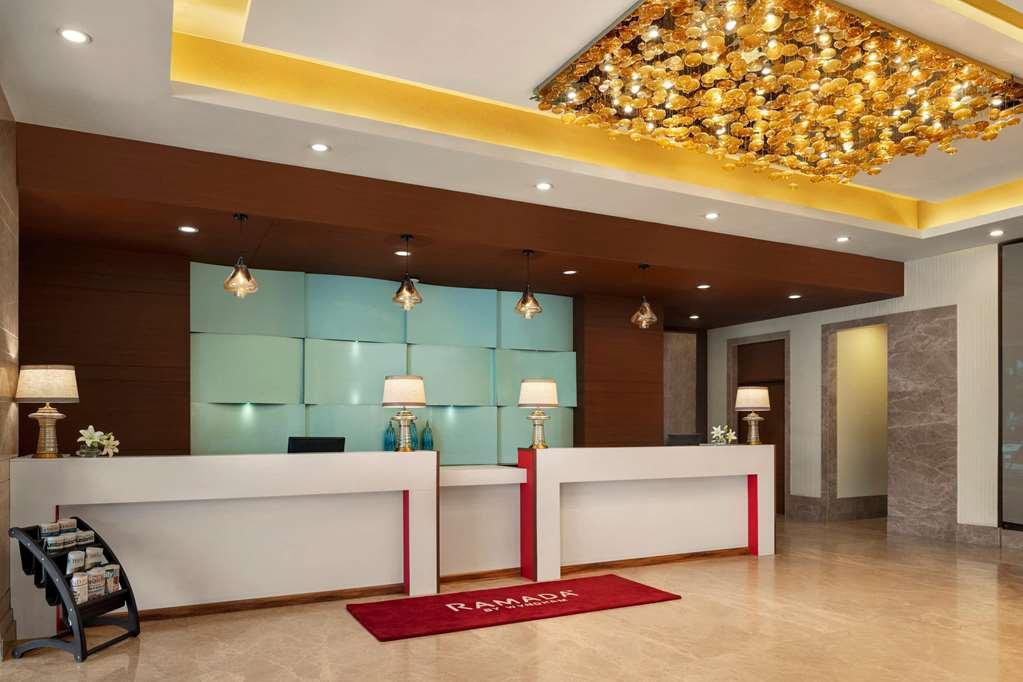 Ramada By Wyndham New Delhi Pitampura Hotel Exterior photo